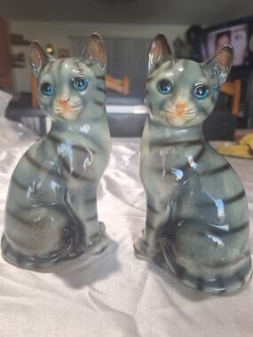 Vintage 1979 Kmart Ceramic Siamese Cat Figurines Pair Blue Eyes 7in Original Tag